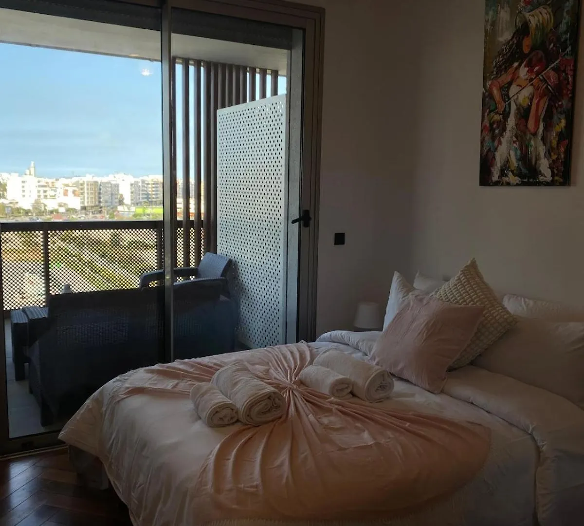 Central Luxury Apartment With Fast Fiber Wifi, Panoramic Balcony & Free Parking In Casablanca Cfc Casa Finnance City